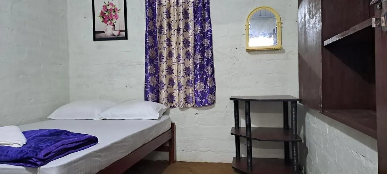 Luxury tent 9 Acre Woods - Farm House, Tent & Huts Hotel Munnar